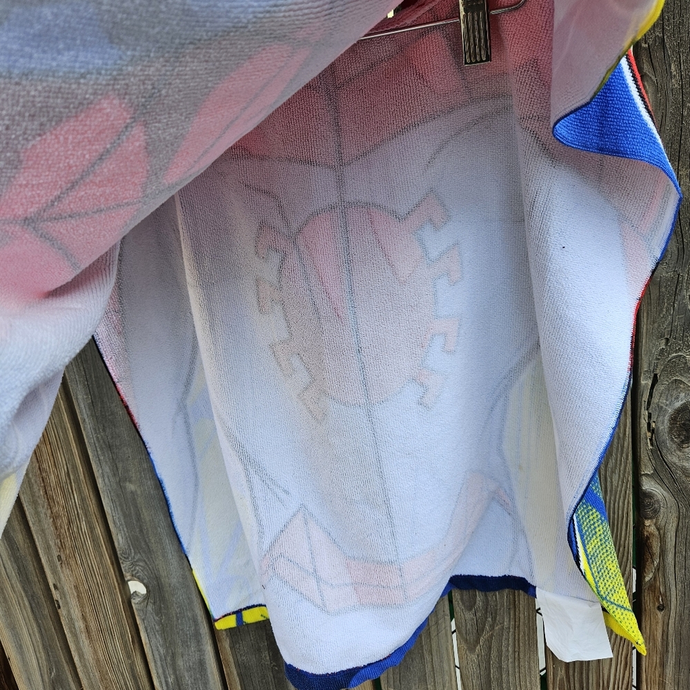 Marvel Red And Blue Superhero bathrobe One Size - Picture 10 of 11